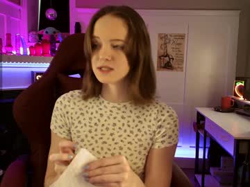 Cora_Wren_ Chaturbate stream image from January 28, 2025