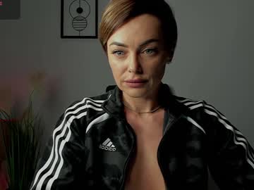 Sonia_Esd Chaturbate stream image from January 28, 2025