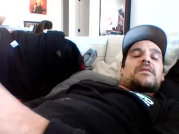Balados32 Chaturbate stream image from January 28, 2025