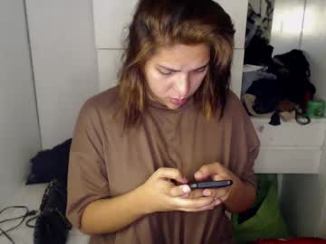 Hugefilipinacock Chaturbate stream image from January 28, 2025