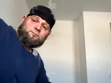Layinlow42 Chaturbate stream image from January 28, 2025