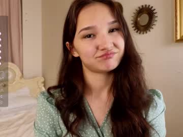Lynngroves Chaturbate stream image from January 28, 2025