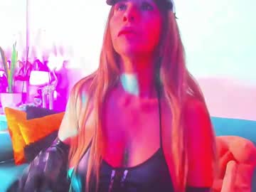 Victoria_Jhones Chaturbate stream image from January 28, 2025