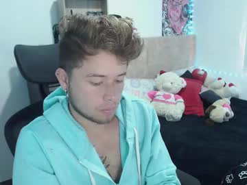 Johanleonsweetboy Chaturbate stream image from January 28, 2025