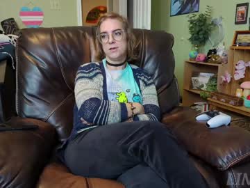Linzy19 Chaturbate stream image from January 28, 2025