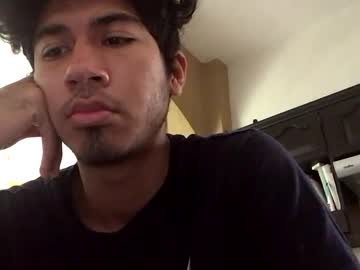 Mangopitudo Chaturbate stream image from January 28, 2025