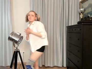 Odeliahilby Chaturbate stream image from January 28, 2025