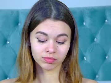 Pollylanders Chaturbate stream image from January 28, 2025