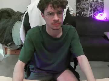 Chrisisnaughty Chaturbate stream image from January 28, 2025