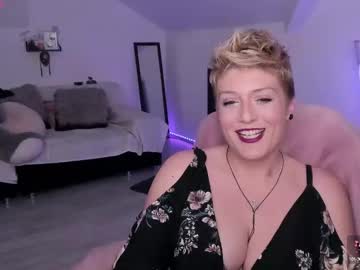 Kristieellix Chaturbate stream image from January 28, 2025