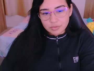 Angeleslinda Chaturbate stream image from January 28, 2025