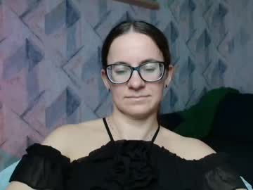 Cutie_Kn Chaturbate stream image from January 28, 2025