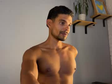 Daniel0910s Chaturbate stream image from January 28, 2025