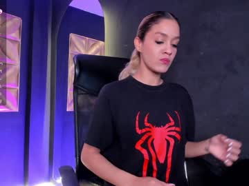 Lillymaxwell Chaturbate stream image from January 28, 2025