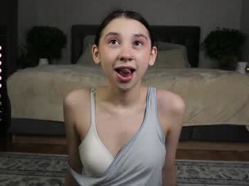 Zarascarlett Chaturbate stream image from January 28, 2025