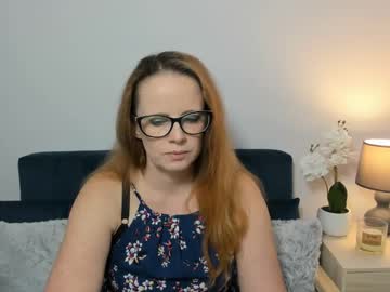 Floweremma Chaturbate stream image from January 28, 2025