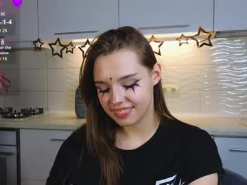 Hollisbelch Chaturbate stream image from January 28, 2025
