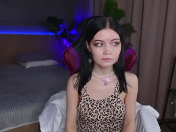 Hollykittens Chaturbate stream image from January 28, 2025