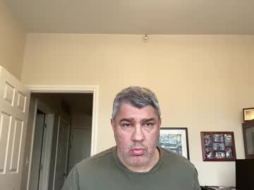 Showmet Chaturbate stream image from January 28, 2025