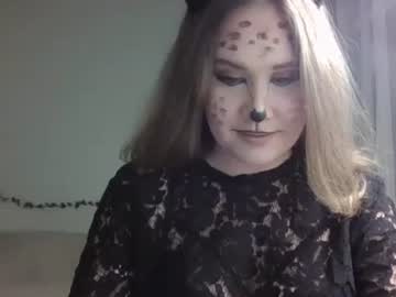 Lilyshade Chaturbate stream image from January 28, 2025