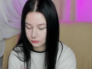 Alinegreeeen Chaturbate stream image from January 28, 2025