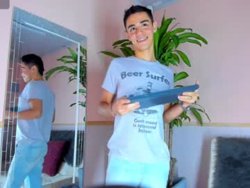 Angelo_Foxxx Chaturbate stream image from January 28, 2025