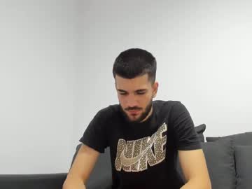 Jeremyscharm Chaturbate stream image from January 28, 2025