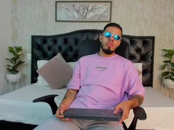 Coreyhurt Chaturbate stream image from January 29, 2025