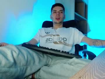 Emilionavarroz Chaturbate stream image from January 29, 2025