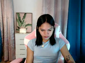 Ursweet_Zeviixx Chaturbate stream image from January 29, 2025