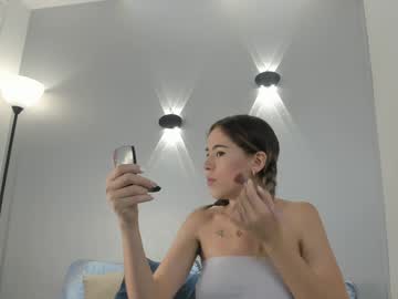 Yulievans Chaturbate stream image from January 29, 2025
