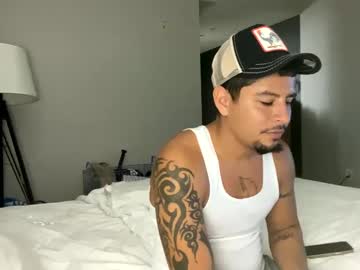 Miamiclos1 Chaturbate stream image from January 29, 2025