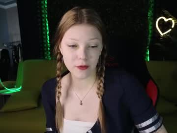 Miawhisper Chaturbate stream image from January 29, 2025