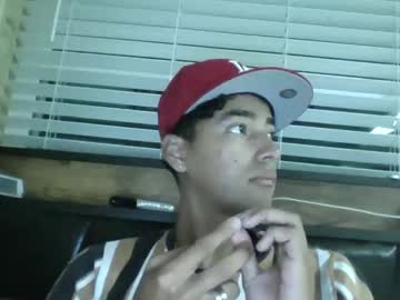 Prettyboy_Us Chaturbate stream image from January 29, 2025