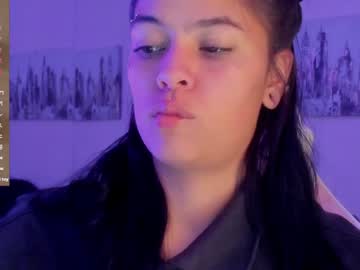 Kiki_Cams Chaturbate stream image from January 29, 2025