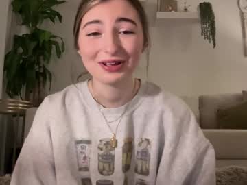 Fantasyella Chaturbate stream image from January 29, 2025