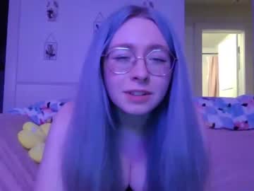 Luckylychee Chaturbate stream image from January 29, 2025