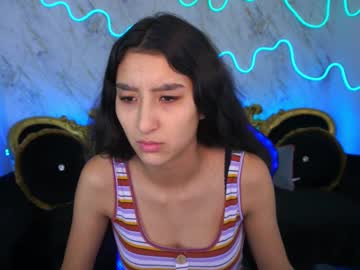Charmmocco Chaturbate stream image from January 29, 2025