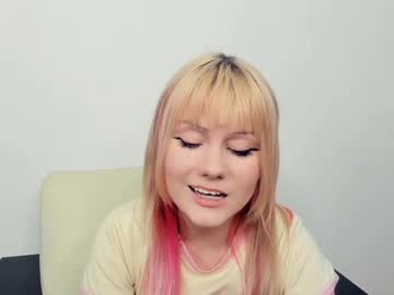 August_Mooon Chaturbate stream image from January 29, 2025