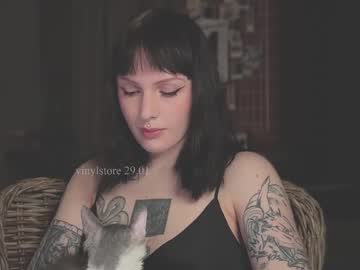 Vinylstore Chaturbate stream image from January 29, 2025