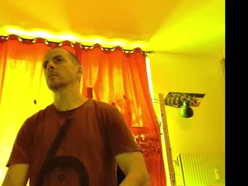 Yoursdearly Chaturbate stream image from January 29, 2025