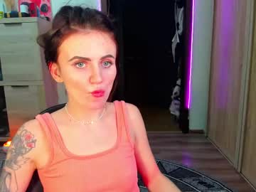 Lilie_Brown Chaturbate stream image from January 29, 2025