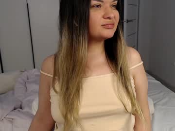 Eelena4kiss Chaturbate stream image from January 29, 2025