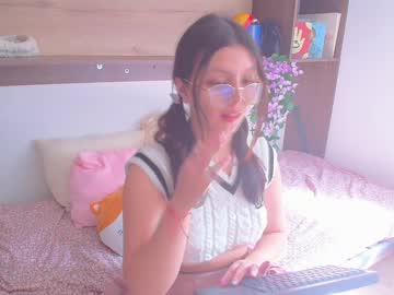 Holly__Ly1 Chaturbate stream image from January 29, 2025