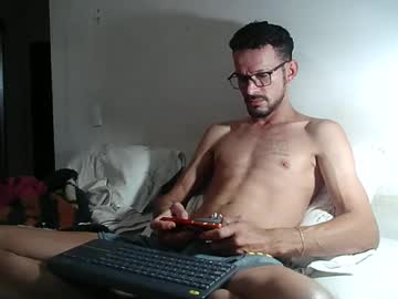 Wizarest Chaturbate stream image from January 29, 2025