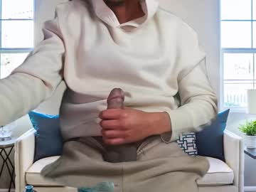 Biggeroncam Chaturbate stream image from January 29, 2025