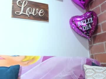 Alexa_Latina Chaturbate stream image from January 29, 2025