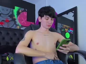 Santi_Delacruz Chaturbate stream image from January 29, 2025
