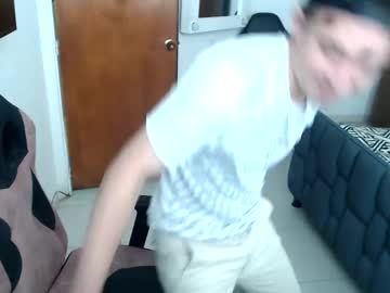 Sextinger Chaturbate stream image from January 29, 2025