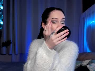 Maddyri Chaturbate stream image from January 29, 2025